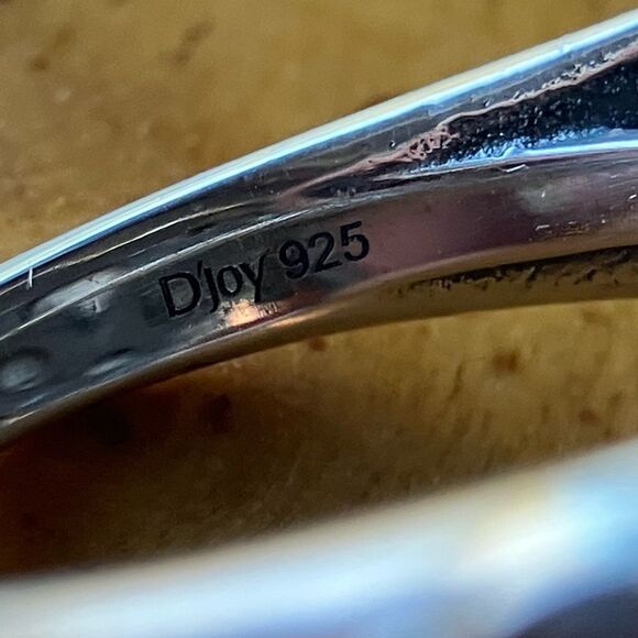 White Buffalo Sterling Silver Cocktail Ring Size 7 - Picture 6 of 9